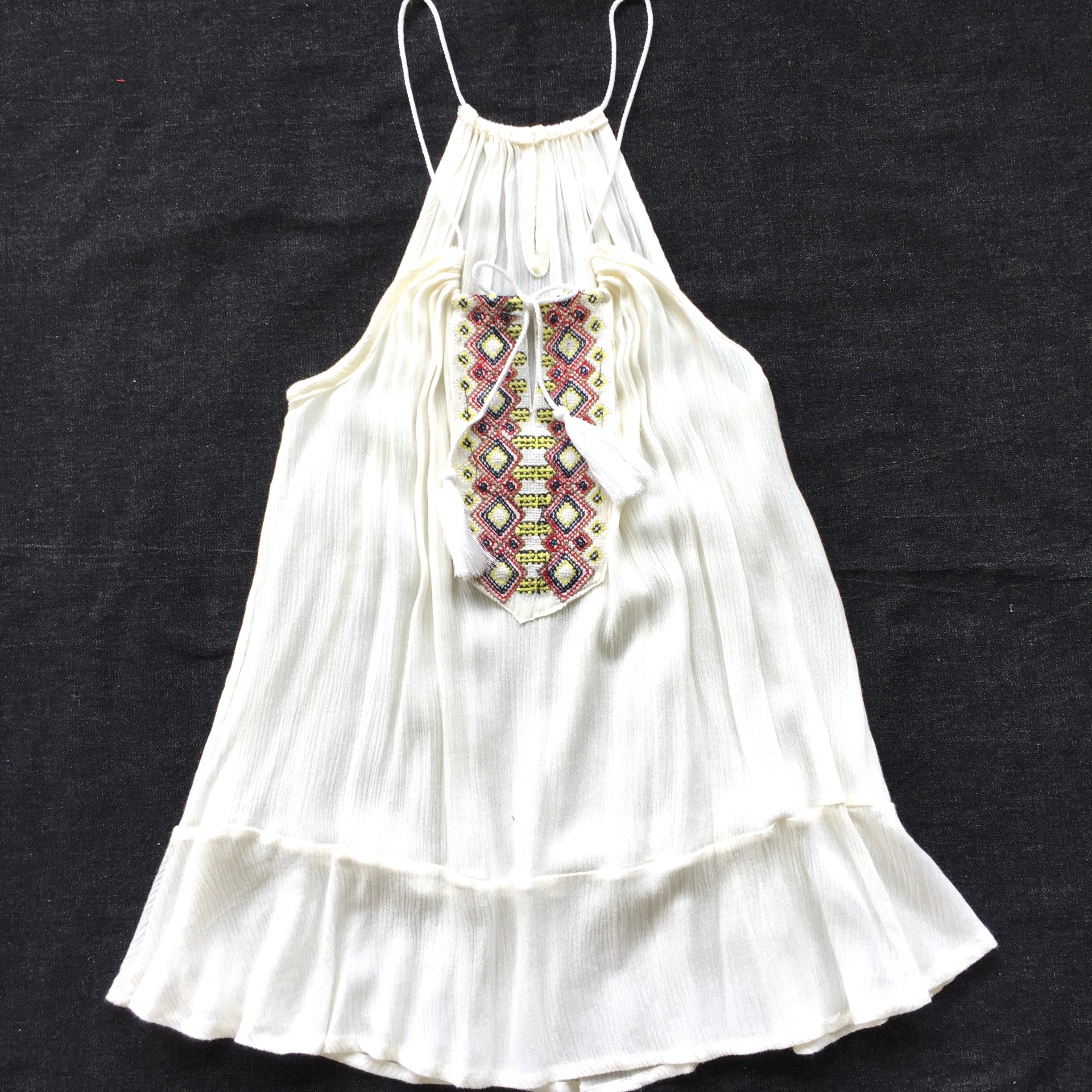 Embroidered SLEEVLESS Top|NEW - Honorooroo Lifestyle
